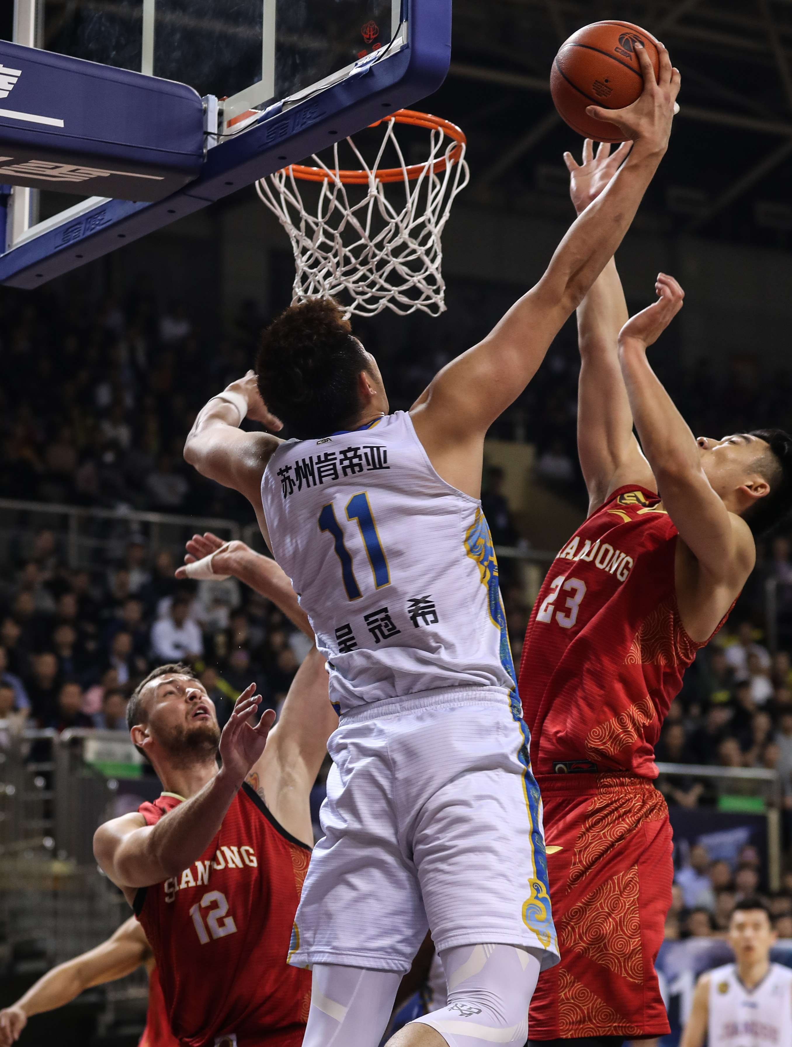 关于西汉姆训练开放日，集结日强势反弹引欢呼，CBA季后赛在即，年轻球员得到机会的信息-开云体育