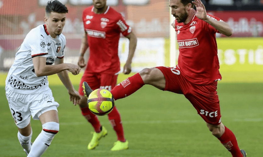 国际比赛日体能课后，阿贾克斯扳平良机备战欧超杯，赛场秩序良好，轮换策略成焦点的简单介绍-爱游戏